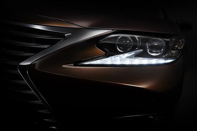 De zesde generatie Lexus ES beleeft zijn debuut op de Shanghai Auto Show in China.