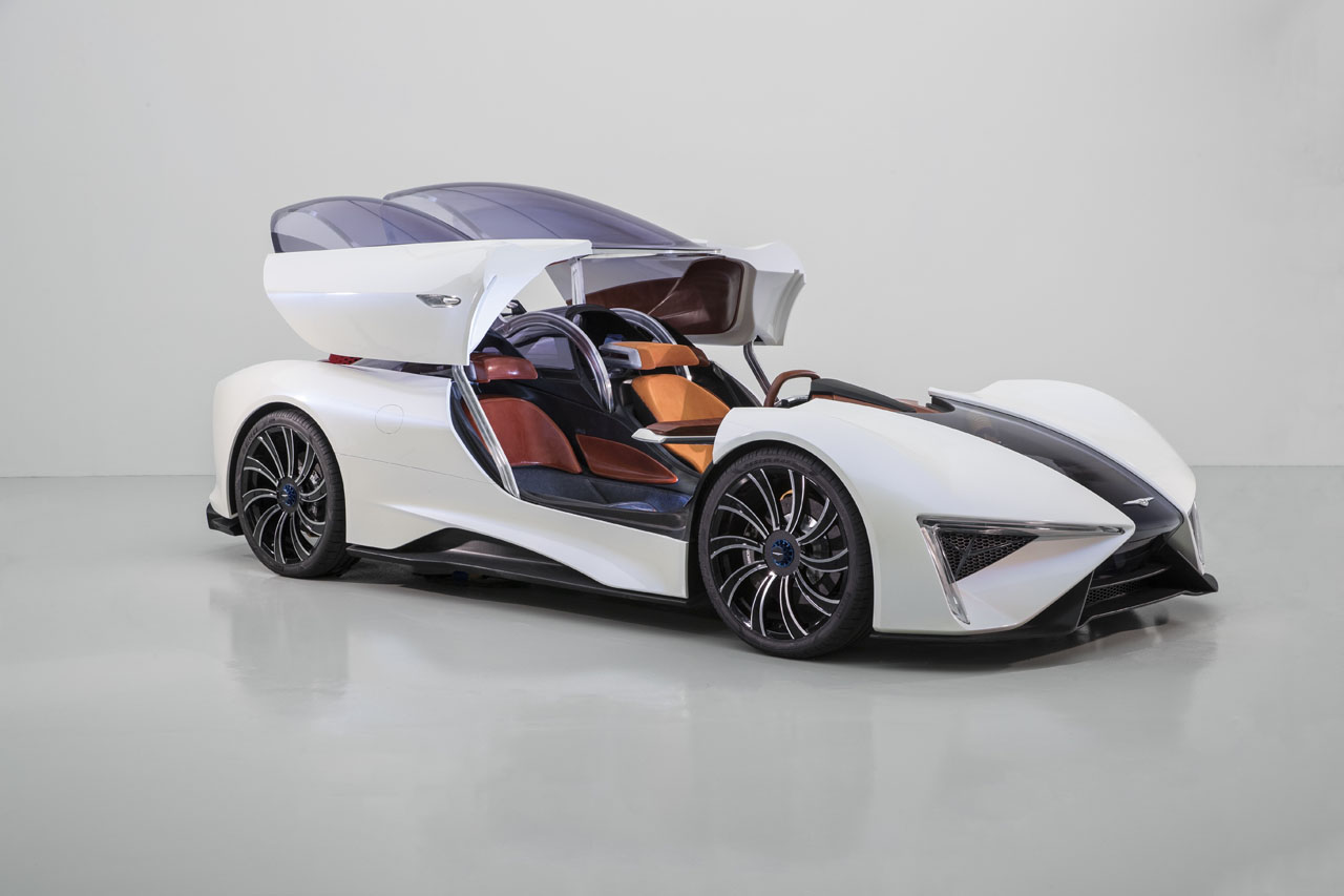 Het Chinese merk Ren toont na onthulling op de salon van Genve zijn revolutionaire sportwagen op Villa d'Este