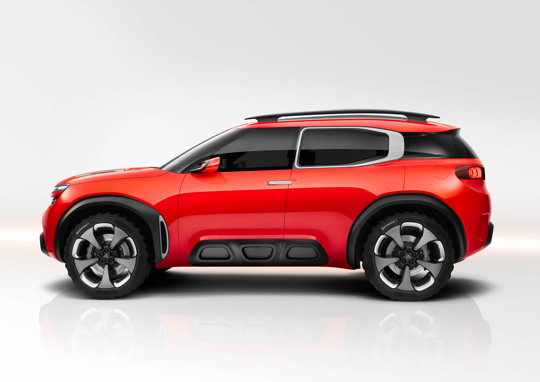 Citron Aircross Concept is een 313 pk sterke plug-in hybride die wordt gepresenteerd op de Shanghai Motor Show. De auto is een vervolg op het succes van de C4 Cactus.