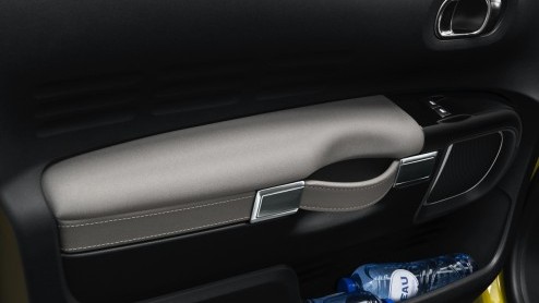 Rijtest Citron C4 Cactus 1.2 PureTech 110 en e-HDi 90. De nieuwe crossover van Citron laat zien hoe vernieuwing leidt tot een eigenzinnige details, een lager gewicht en een gunstige prijs.