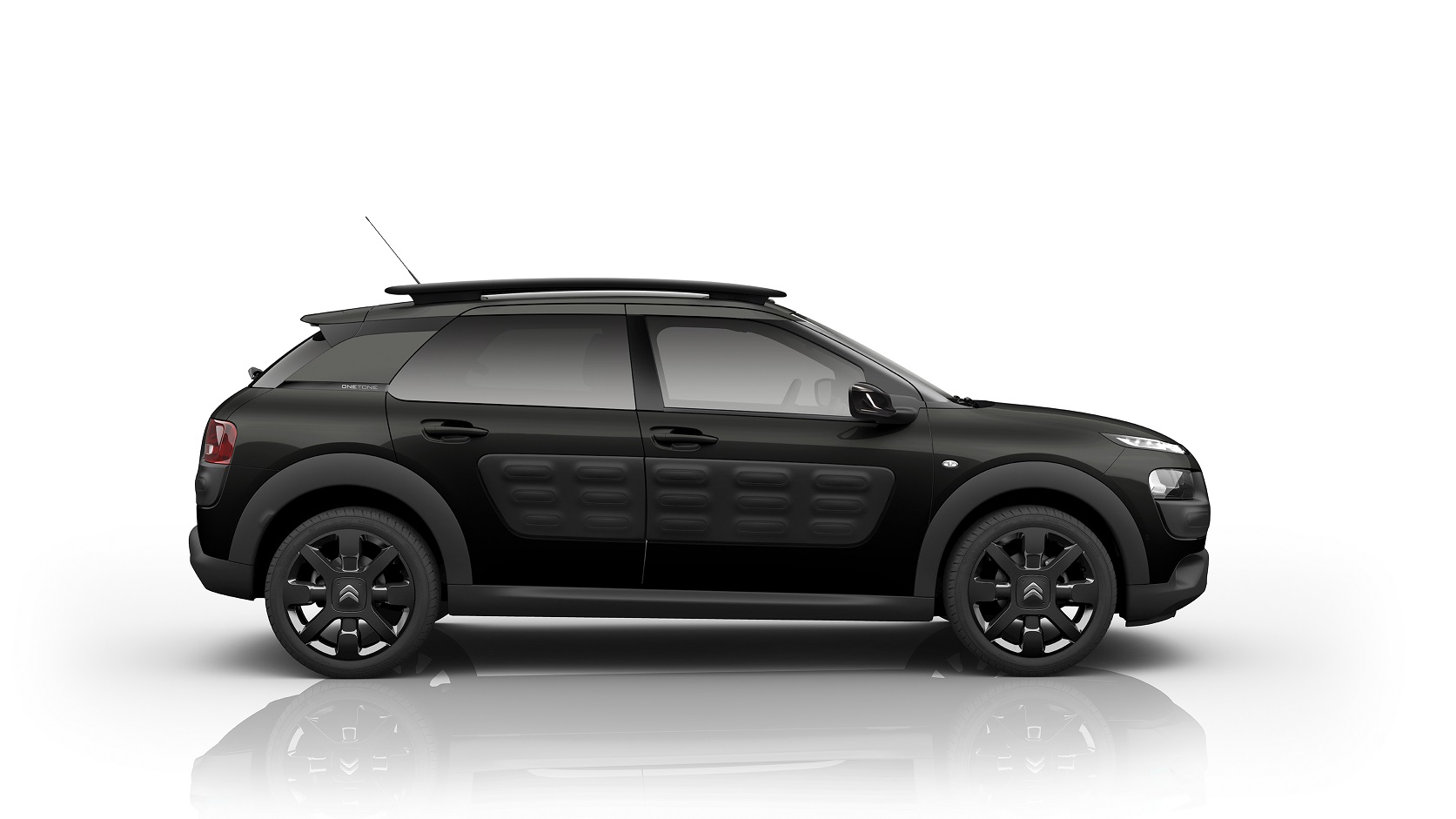 De Citron C4 Cactus is nu ook leverbaar met zestrapsautomaat. Tegelijkertijd presenteren de Fransen een speciale editie van de auto: de OneTone.