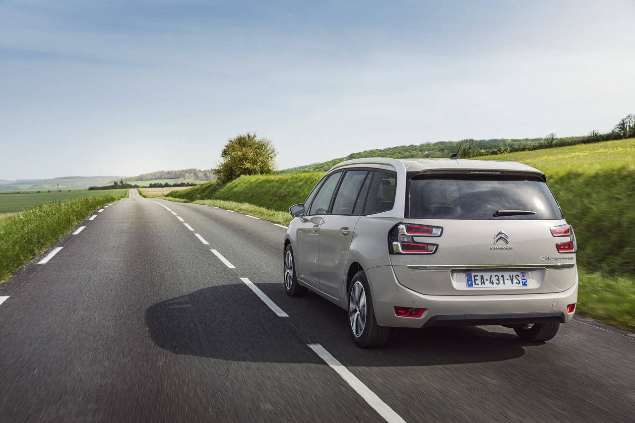 Citron geeft de C4 Picasso de nieuwe toevoeging Spacetourer en lanceert een 160 pk diesel met 8-traps automaat.