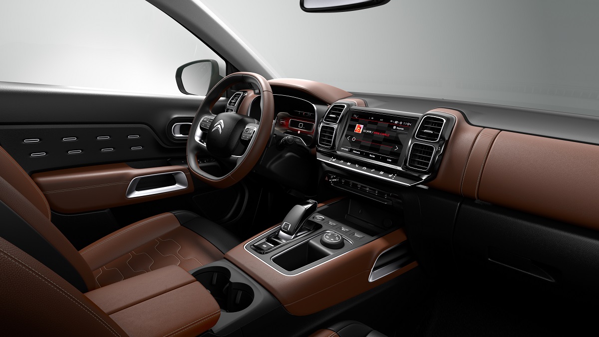 Op de Shanghai Motor Show heeft Citron de C5 Aircross onthuld. Hoe de auto eruit zag wisten we al, maar nu is ook de rest bekend. We zien hier zomaar de krachtigste Citron in serieproductie ooit!