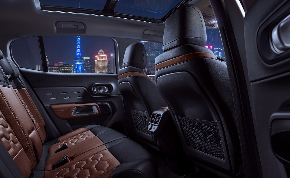 Op de Shanghai Motor Show heeft Citron de C5 Aircross onthuld. Hoe de auto eruit zag wisten we al, maar nu is ook de rest bekend. We zien hier zomaar de krachtigste Citron in serieproductie ooit!