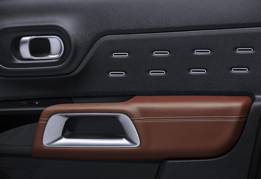 Op de Shanghai Motor Show heeft Citron de C5 Aircross onthuld. Hoe de auto eruit zag wisten we al, maar nu is ook de rest bekend. We zien hier zomaar de krachtigste Citron in serieproductie ooit!