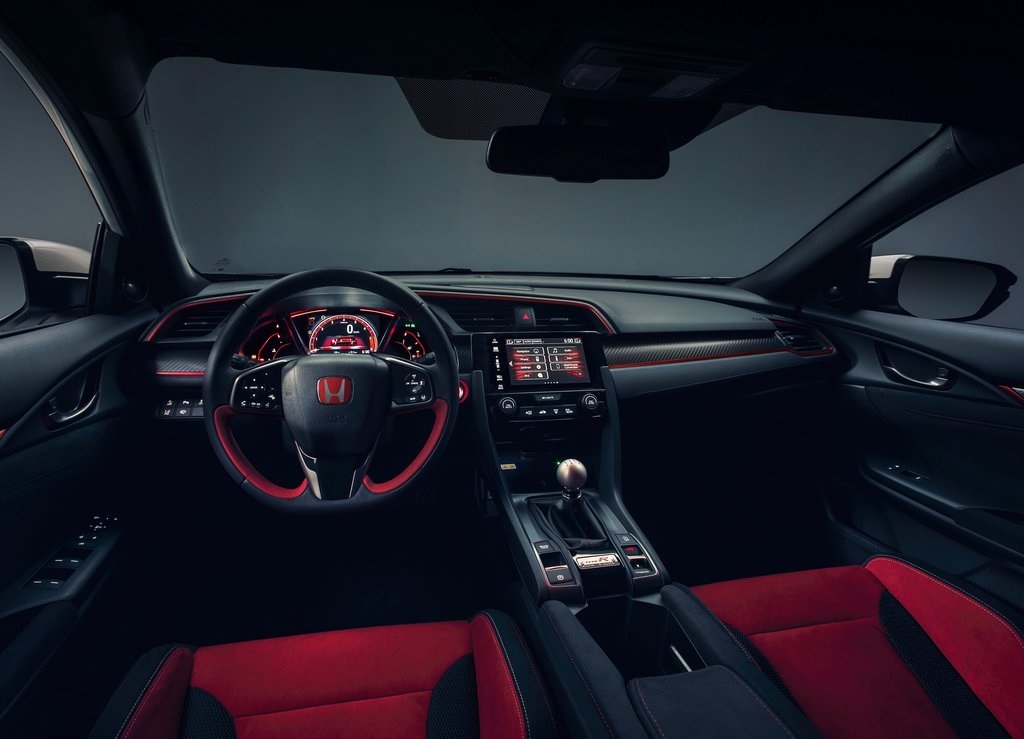 Honda presenteert de nieuwe Civic in zijn wildste uitdossing: de Type R. De productieversie van de auto blijkt maar weinig af te wijken van het eerder getoonde prototype.