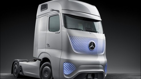 Mercedes-Benz 2025 Future Truck is een zelfrijdende vrachtwagen met een comfortabel interieur voor de trucker.