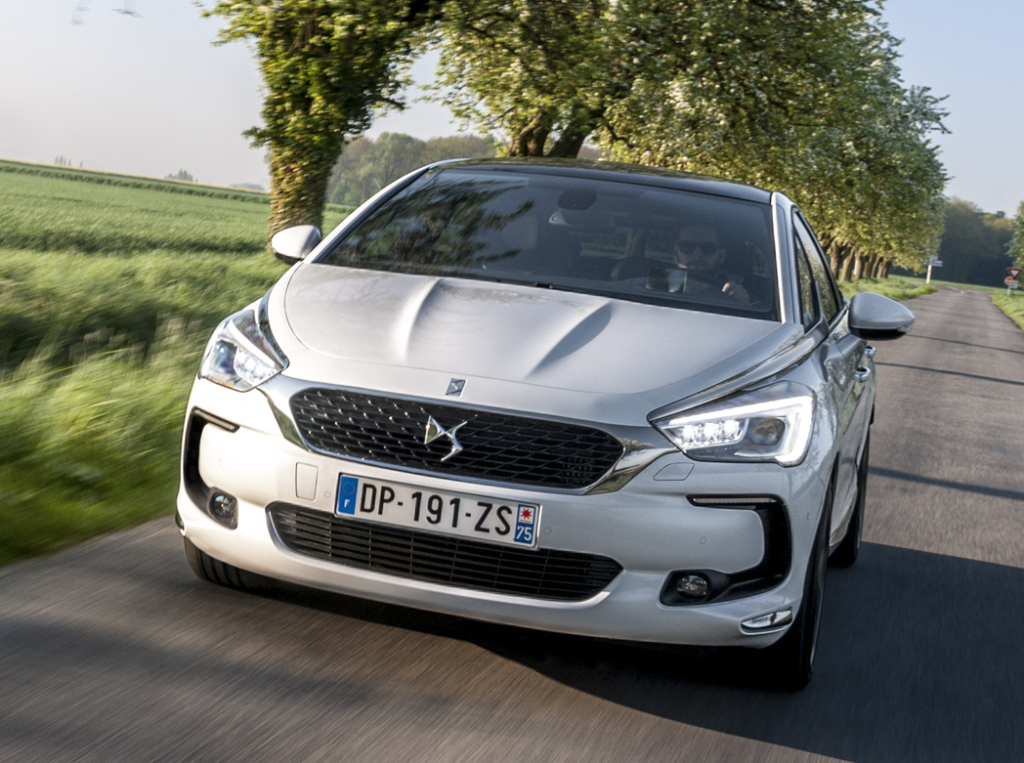 Autotest nieuwe DS5, het faceliftmodel van de Citro?n DS 5. We rijden de Fransoos met de BlueHDi 180 inclusief automaat en dat is een heerlijkheid.