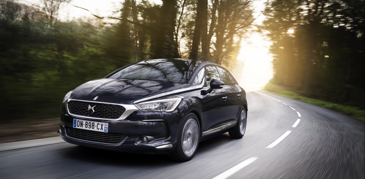 Autotest nieuwe DS5, het faceliftmodel van de Citro?n DS 5. We rijden de Fransoos met de BlueHDi 180 inclusief automaat en dat is een heerlijkheid.
