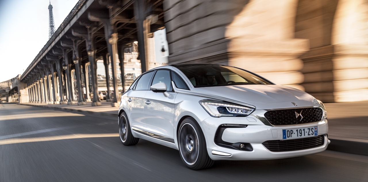 Autotest nieuwe DS5, het faceliftmodel van de Citro?n DS 5. We rijden de Fransoos met de BlueHDi 180 inclusief automaat en dat is een heerlijkheid.
