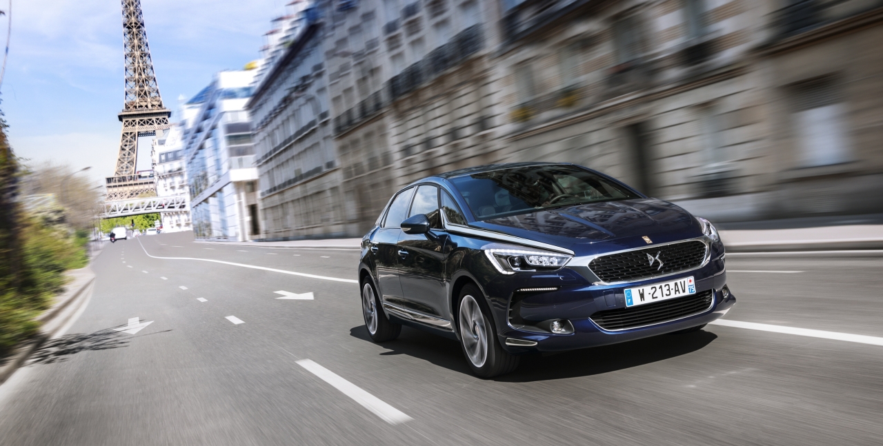 Autotest nieuwe DS5, het faceliftmodel van de Citro?n DS 5. We rijden de Fransoos met de BlueHDi 180 inclusief automaat en dat is een heerlijkheid.