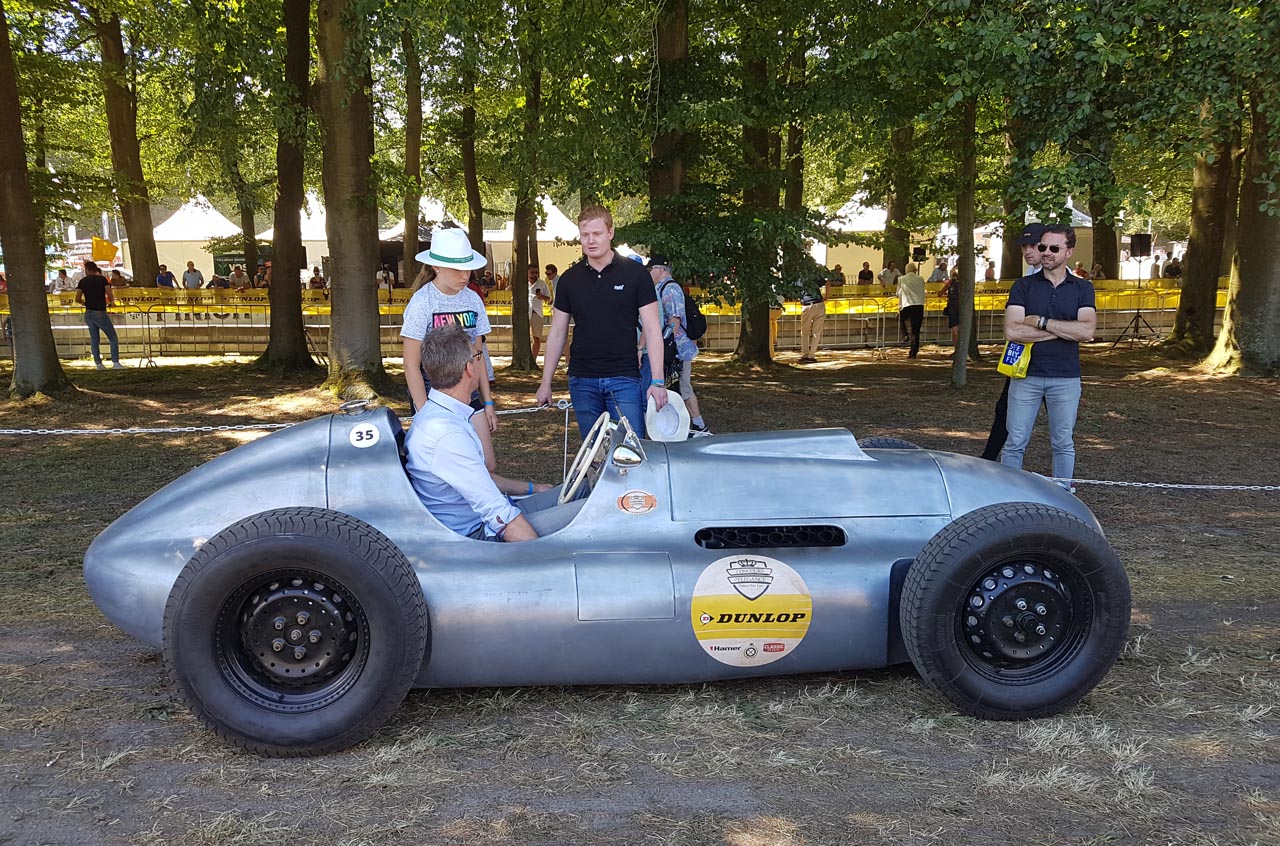 Het afgelopen weekend was het concours d'lgance op het Paleis het Loo weer 'the place to be' voor de oldtimerliefhebber.