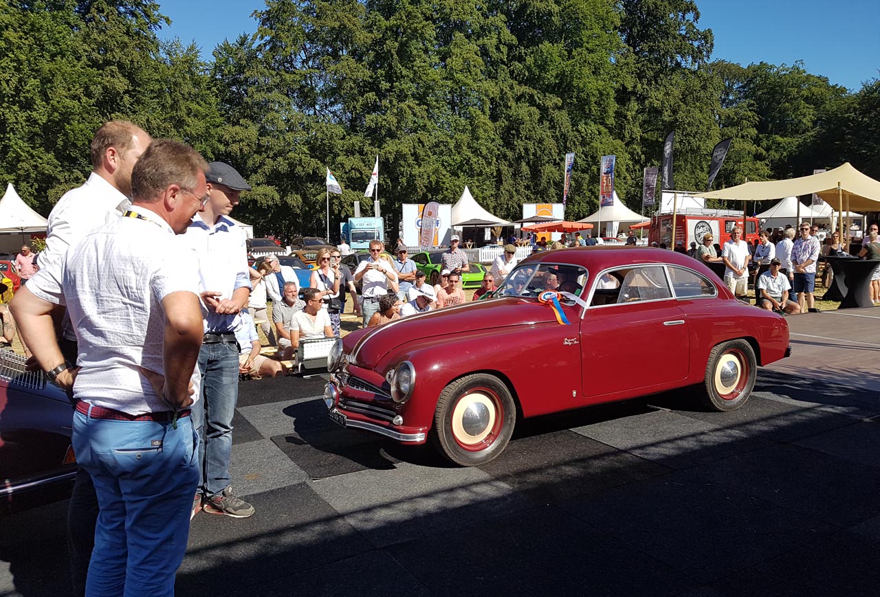 Het afgelopen weekend was het concours d'lgance op het Paleis het Loo weer 'the place to be' voor de oldtimerliefhebber.