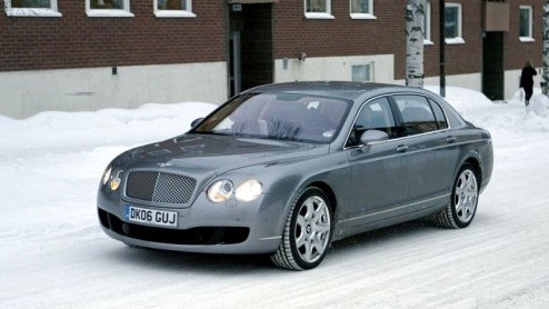 Zelfs de duurste en exclusieve auto's krijgen facelifts. Je moet de rijke mensen toch weer een reden geven om iets van je te kopen natuurlijk.