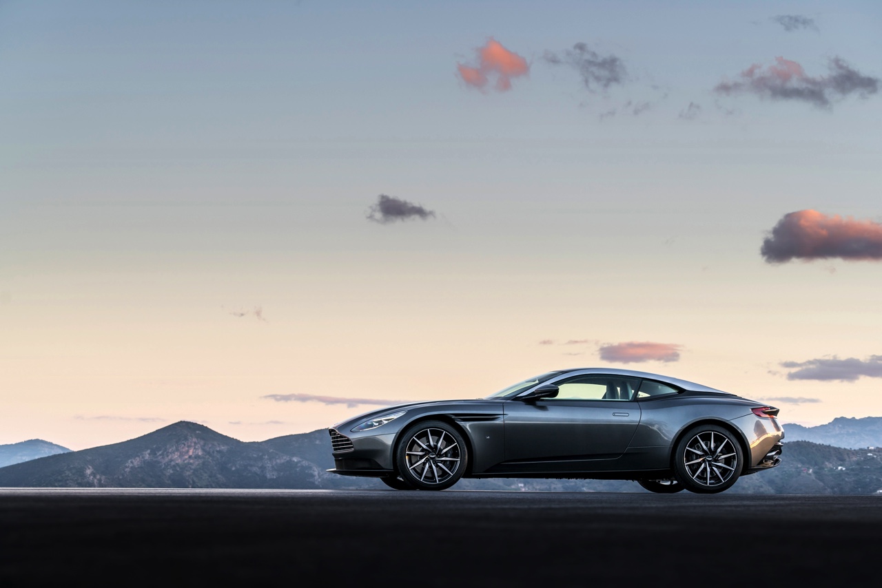 De belangrijkste, lichtste en meest dynamische Aston Martin ooit is de nieuwe DB11.