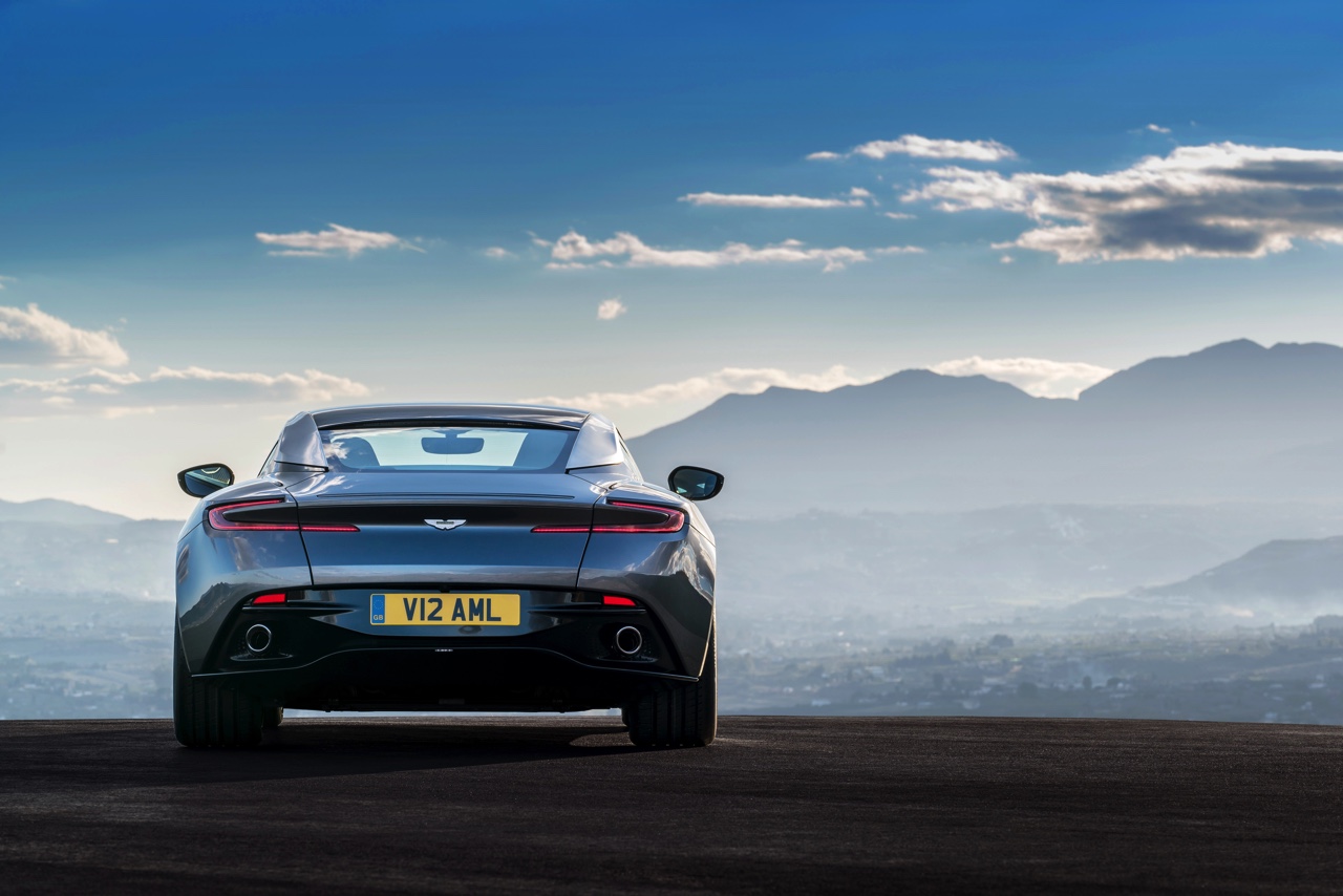 De belangrijkste, lichtste en meest dynamische Aston Martin ooit is de nieuwe DB11.