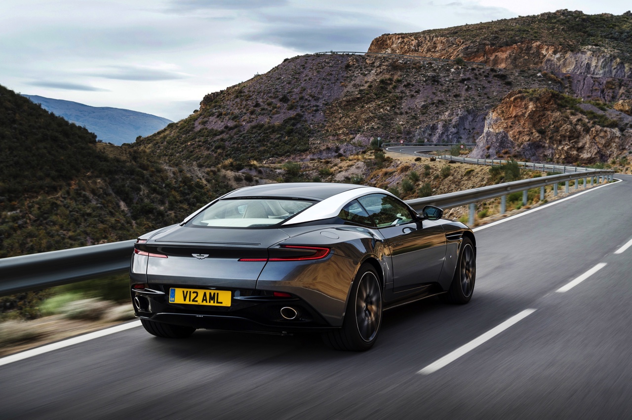 De belangrijkste, lichtste en meest dynamische Aston Martin ooit is de nieuwe DB11.