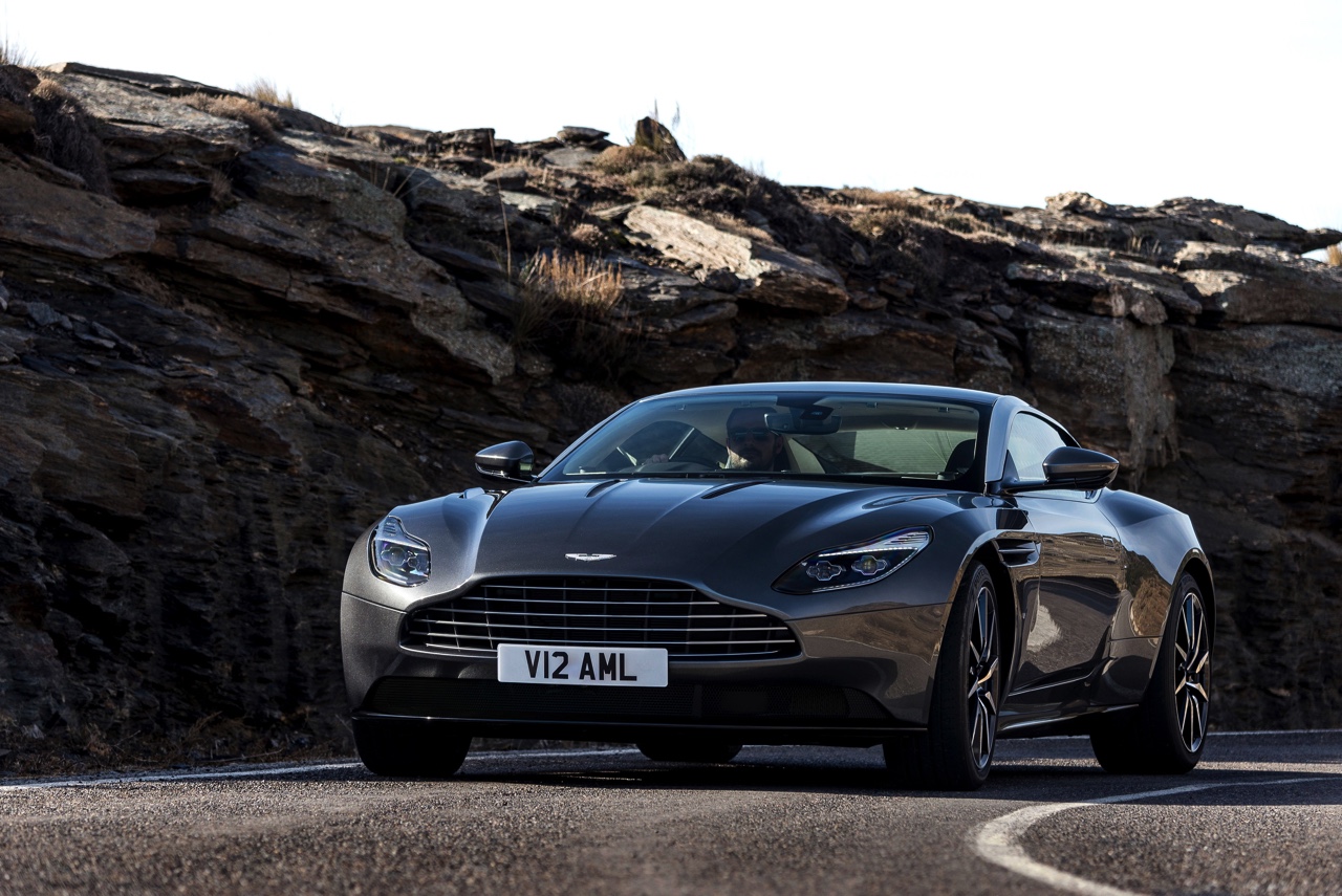 De belangrijkste, lichtste en meest dynamische Aston Martin ooit is de nieuwe DB11.