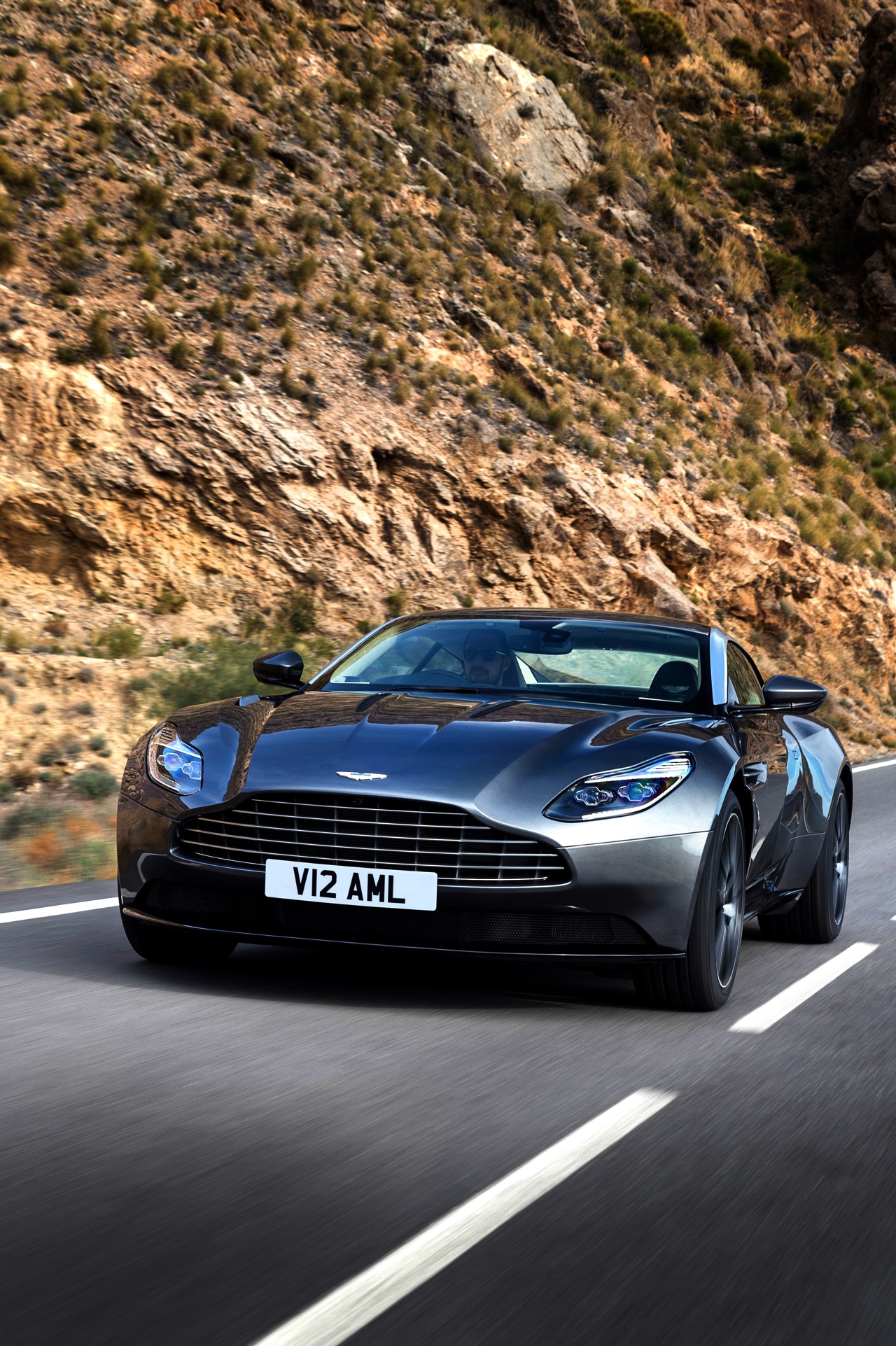 De belangrijkste, lichtste en meest dynamische Aston Martin ooit is de nieuwe DB11.