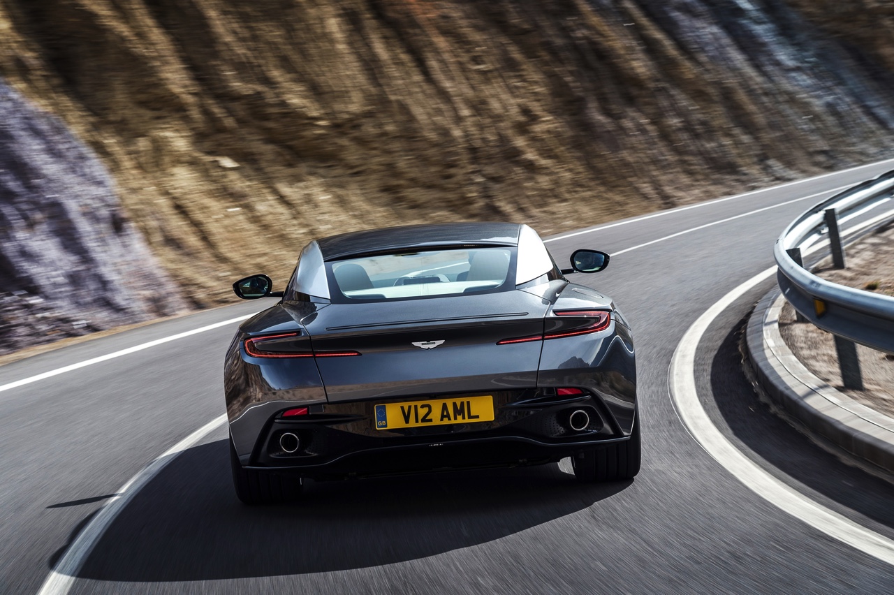 De belangrijkste, lichtste en meest dynamische Aston Martin ooit is de nieuwe DB11.