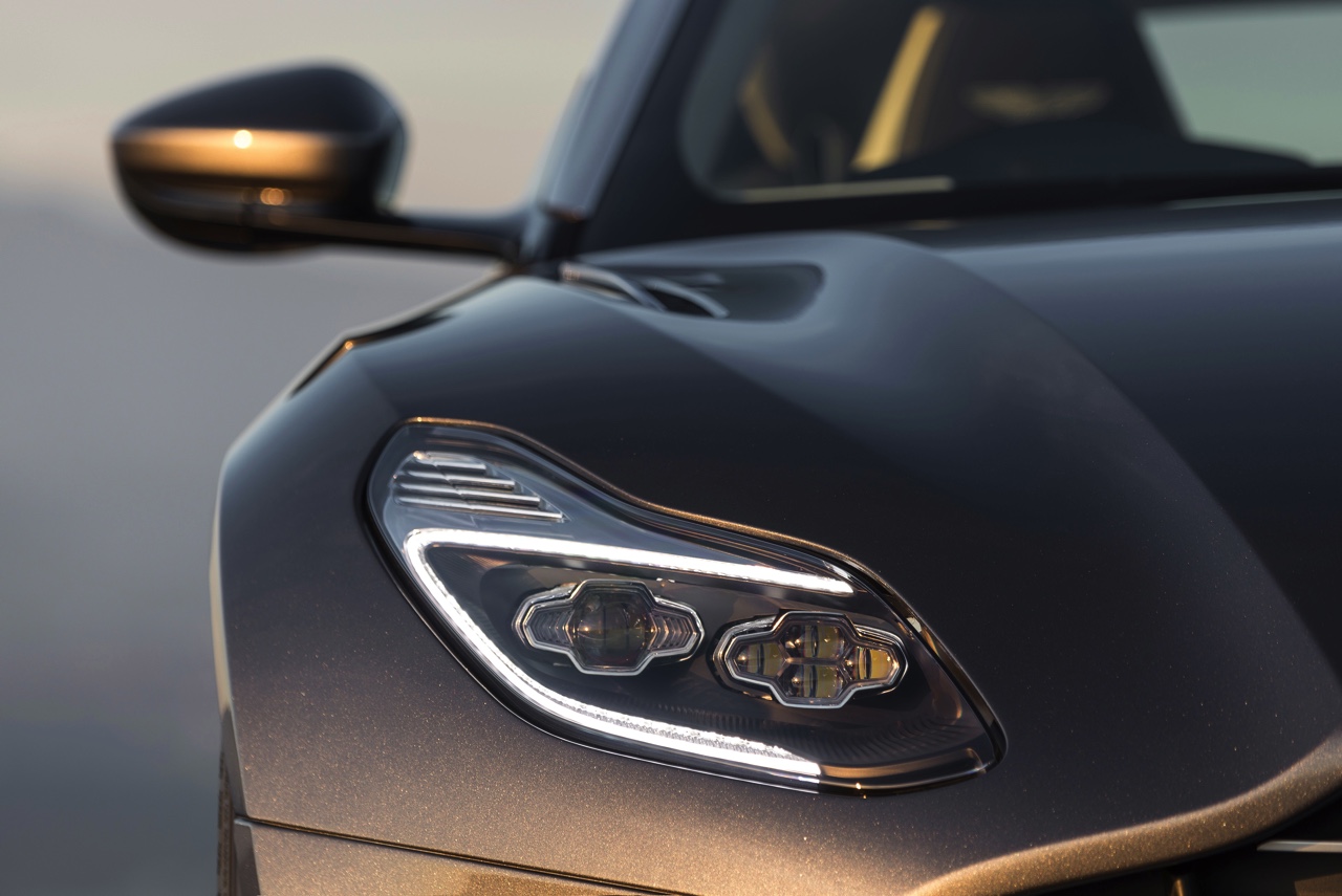 De belangrijkste, lichtste en meest dynamische Aston Martin ooit is de nieuwe DB11.