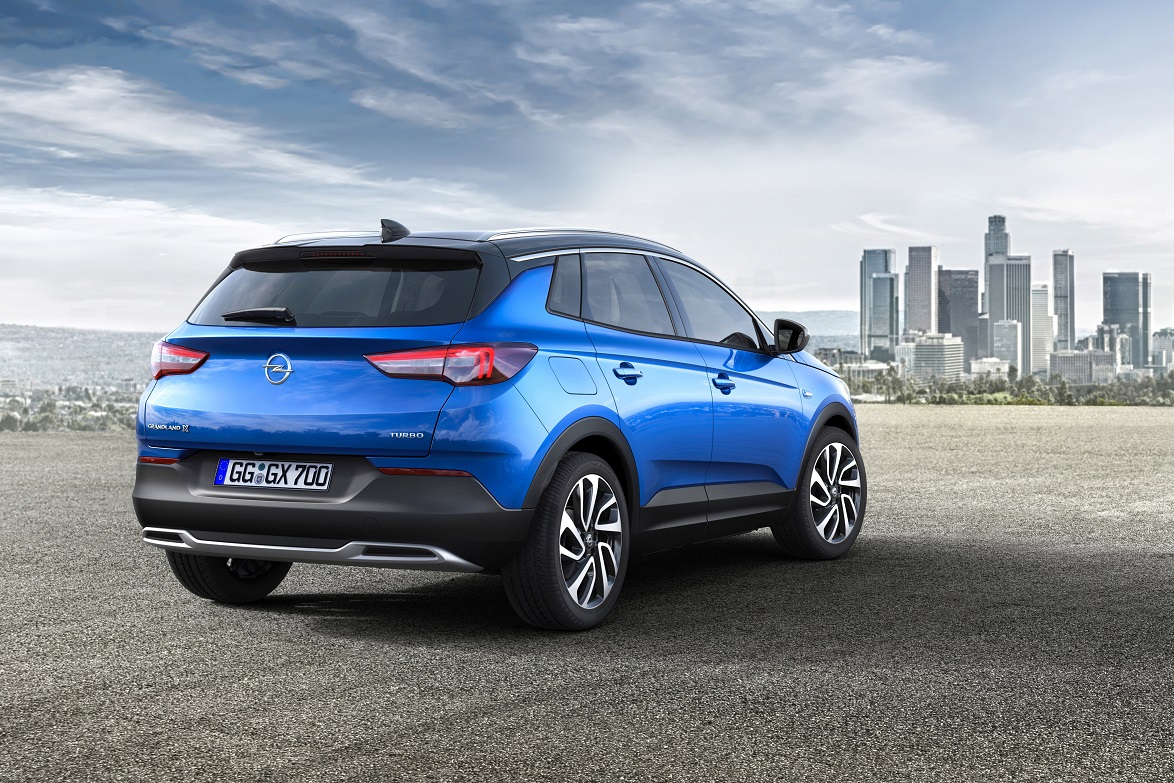 Opel heeft het digitale doek getrokken van de Grandland X, de grootste SUV van het merk en het derde lid van de X-familie.