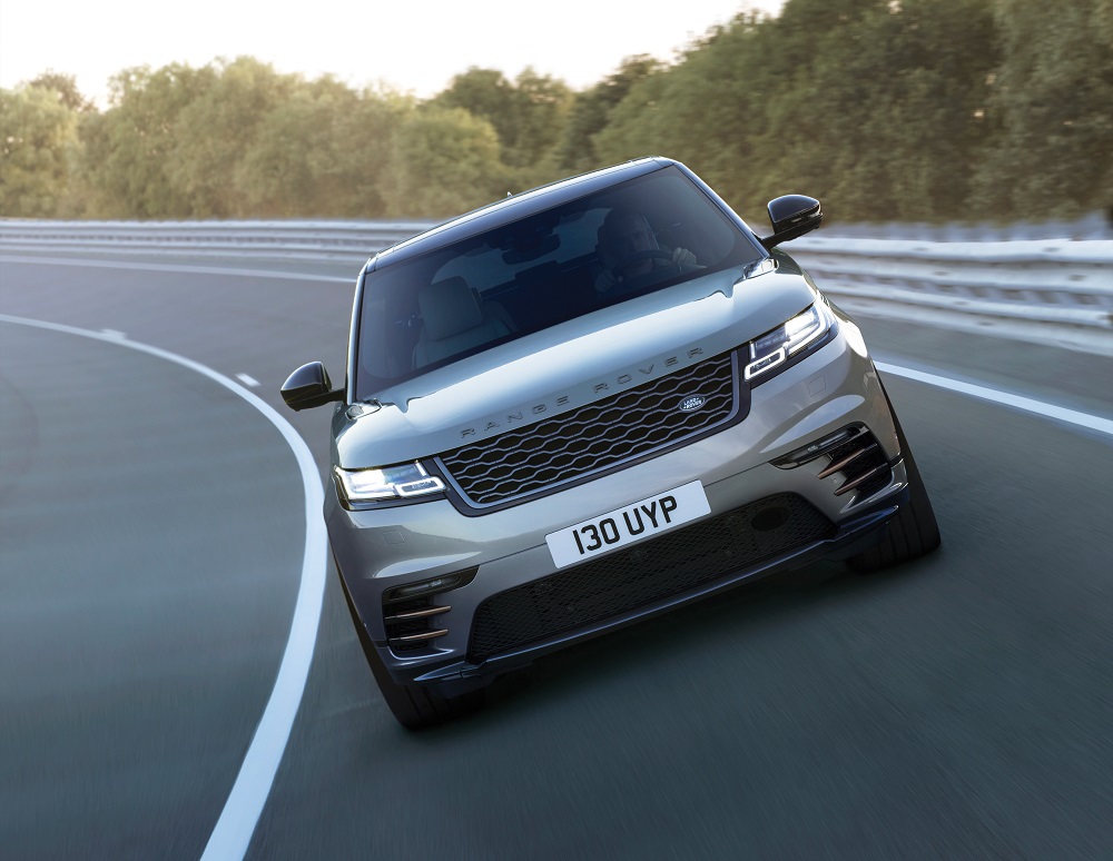 Land Rover heeft de sportieve toevoeging aan het Range Rover-gamma gepresenteerd: de Velar. Net onthuld, maar nu al te bestellen als First Edition.