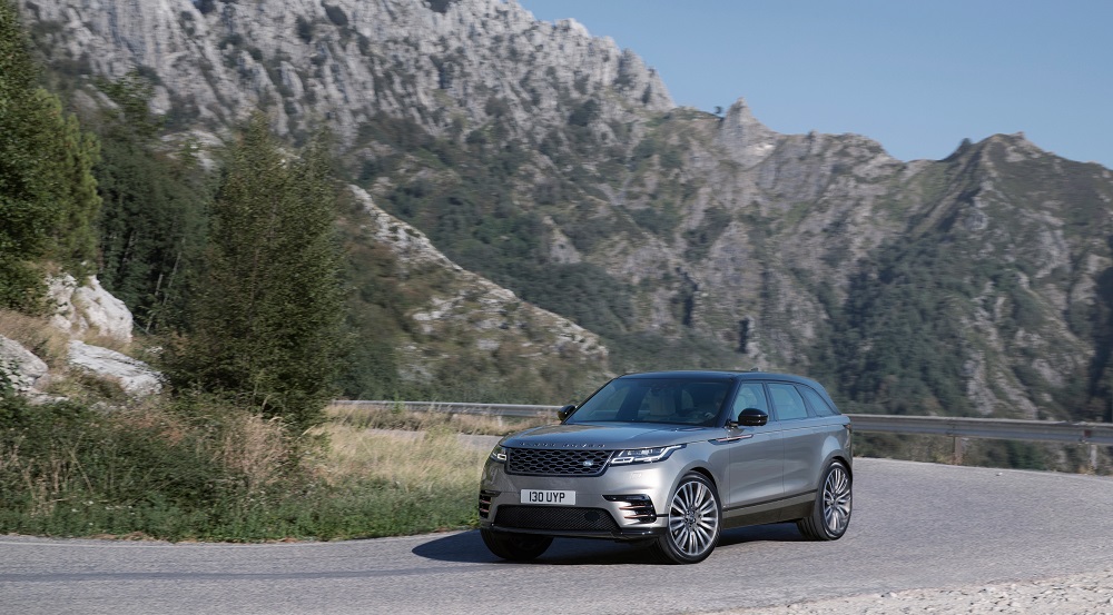 Land Rover heeft de sportieve toevoeging aan het Range Rover-gamma gepresenteerd: de Velar. Net onthuld, maar nu al te bestellen als First Edition.