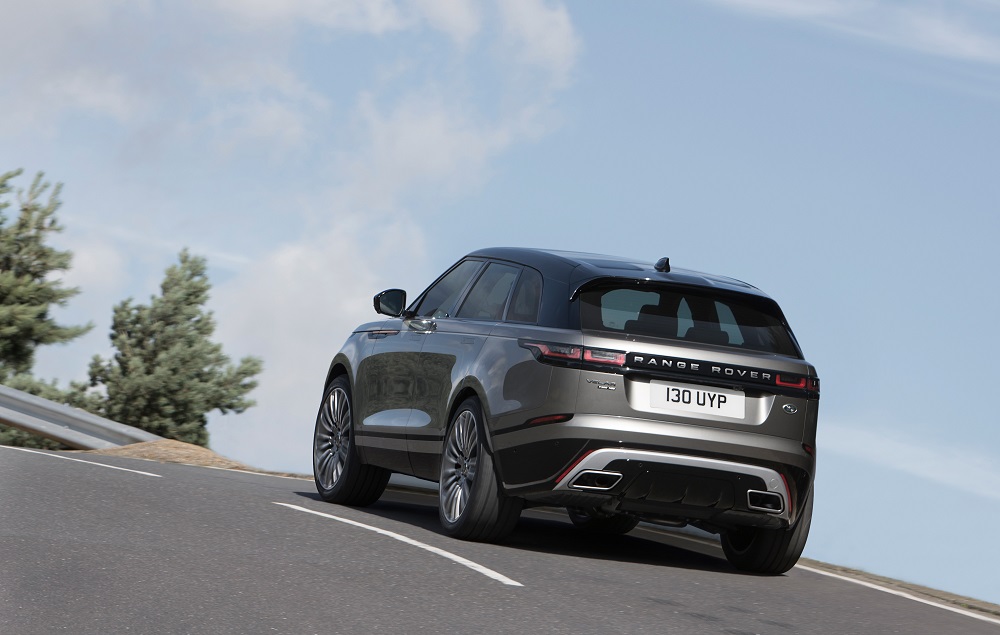 Land Rover heeft de sportieve toevoeging aan het Range Rover-gamma gepresenteerd: de Velar. Net onthuld, maar nu al te bestellen als First Edition.