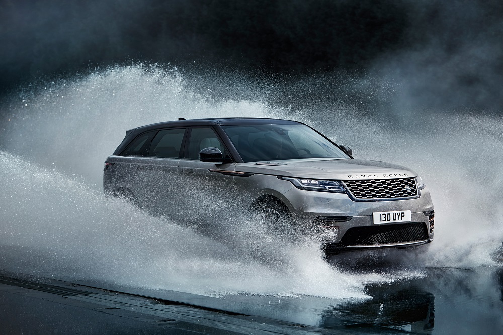 Land Rover heeft de sportieve toevoeging aan het Range Rover-gamma gepresenteerd: de Velar. Net onthuld, maar nu al te bestellen als First Edition.
