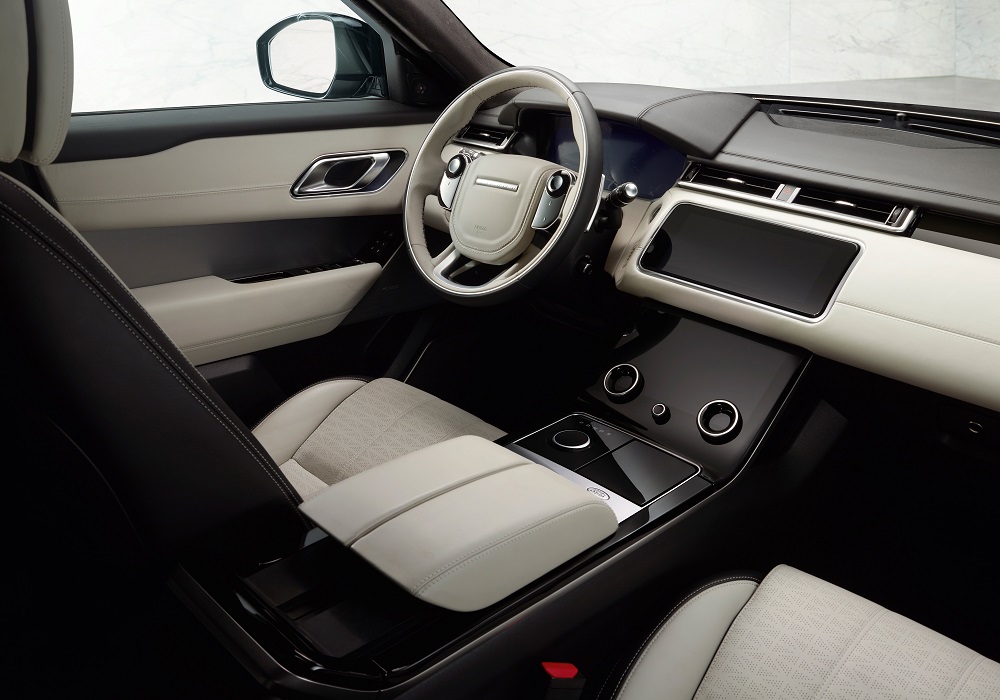 Land Rover heeft de sportieve toevoeging aan het Range Rover-gamma gepresenteerd: de Velar. Net onthuld, maar nu al te bestellen als First Edition.