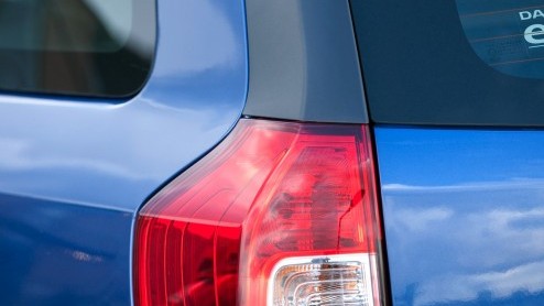 Autotest Dacia Logan MCV TCe90. De Dacia Logan MCV is terug. Nog steeds heel ruim maar nu een vijfzitter. Prijs nog altijd heel scherp gezien ruimte-aanbod. Veel zuiniger en stiller.