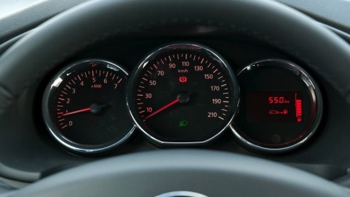 Autotest Dacia Logan MCV TCe90. De Dacia Logan MCV is terug. Nog steeds heel ruim maar nu een vijfzitter. Prijs nog altijd heel scherp gezien ruimte-aanbod. Veel zuiniger en stiller.