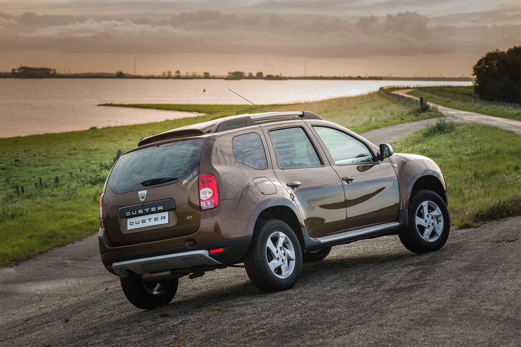 Dacia naar BedrijfsautoRAI met Dokker VAN en Duster 4x4 VAN.