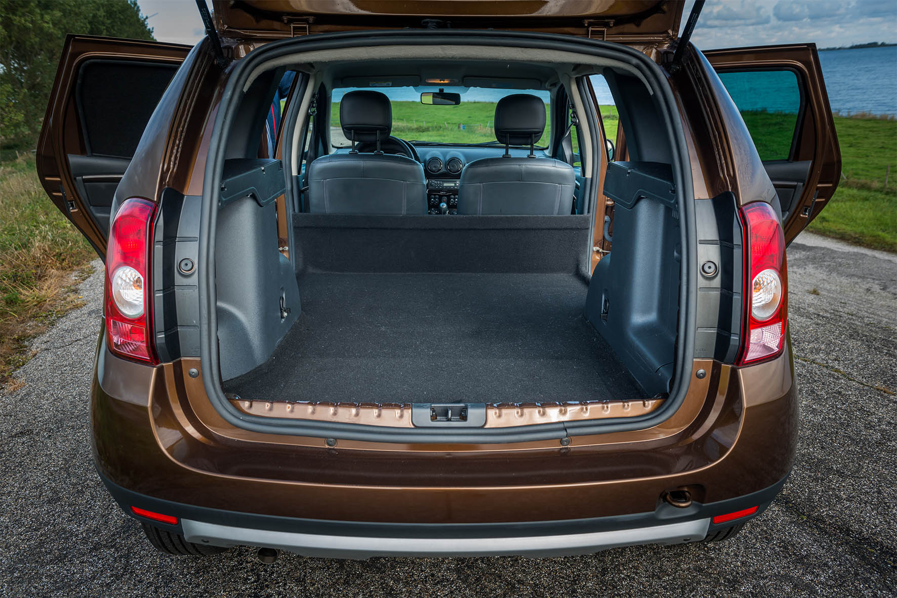 Dacia naar BedrijfsautoRAI met Dokker VAN en Duster 4x4 VAN.