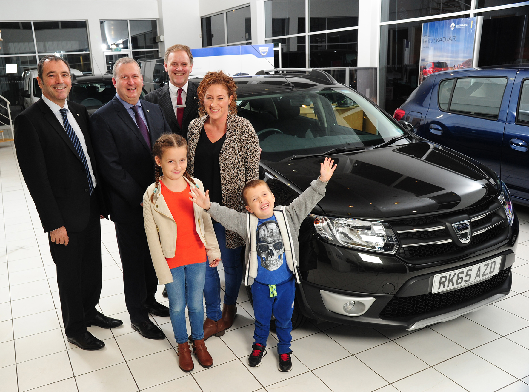 Dacia verkopen zijn stijgende, sinds de comeback van het merk in 2004. Vanaf volgend jaar breidt Dacia het gamma uit met de Easy-R automaat en de Duster Edition 2016.