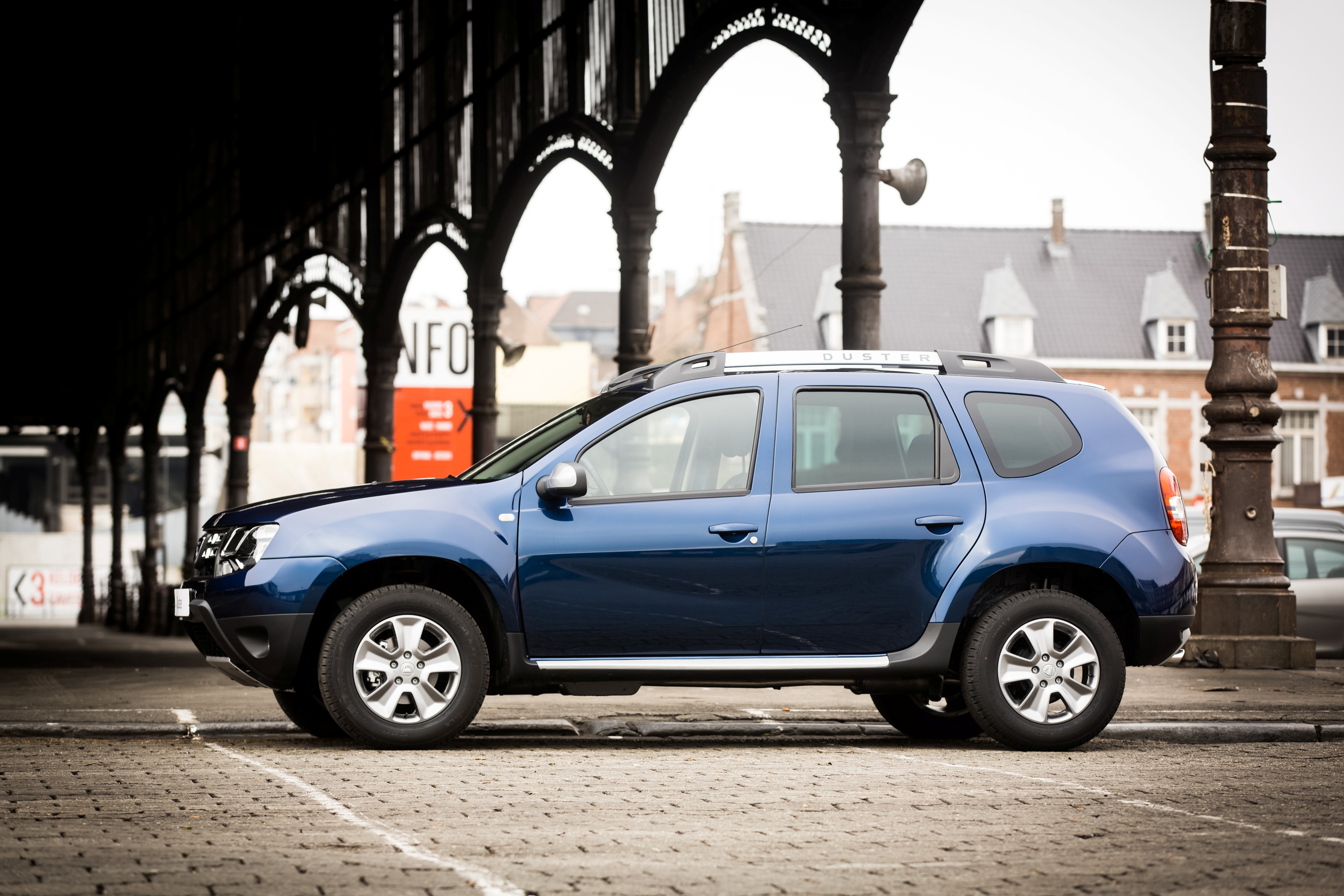 Dacia naar IAA met facelift voor Duster modeljaar 2016 en een nieuwe automaat, de Easy-R voor Logan en Sandero.