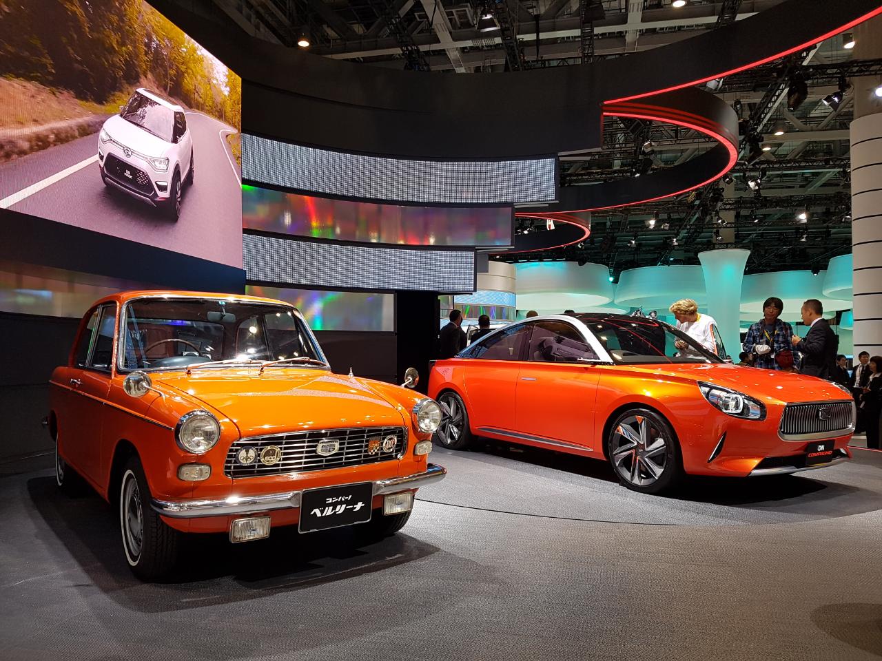Ondanks dat Daihatsu niet meer in Europa te koop is laat het merk in Tokyo opnieuw zien waar het sterk in is, compact ruimtegebruik.