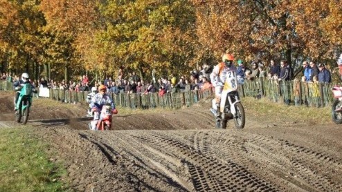 Afgelopen weekend vond alweer voor de vijfde keer de Dakar Preproloog plaats op het Eurocircuit in Valkenswaard. Als vanouds vertonen hier de Nederlands deelnemers aan de loodzware rally, die begin ja