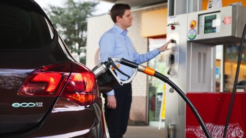 In 2013 werden er minder dieselauto's en LPG-auto's verkocht, met name onder invloed van gewijzigde fiscale regelingen. (Plug-in)hybrides zitten in de lift, ook de verkoop van elektrische auto's.