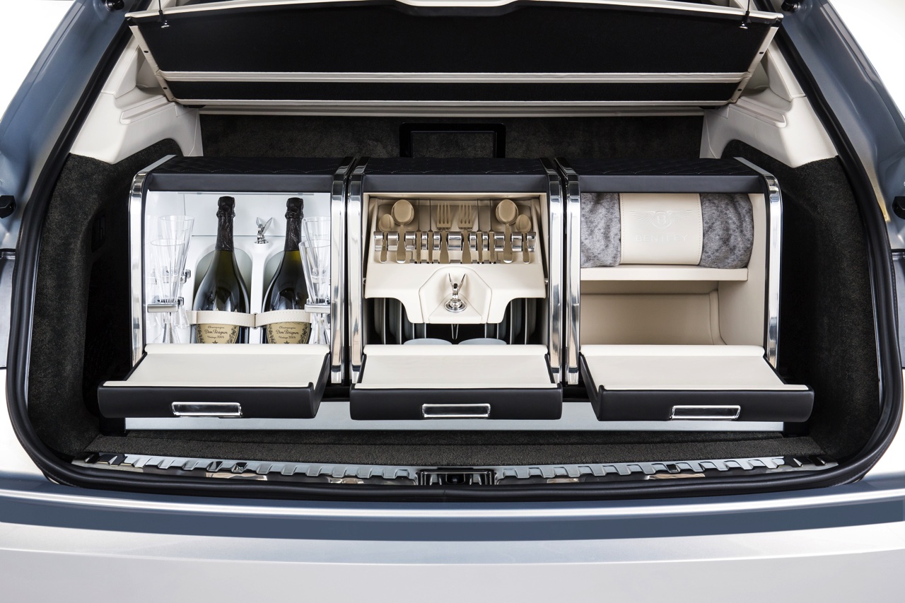 Bentley Bentayga is de meest luxe, exclusieve, snelste en meest vermogende SUV ter wereld met zijn 6.0 W12.