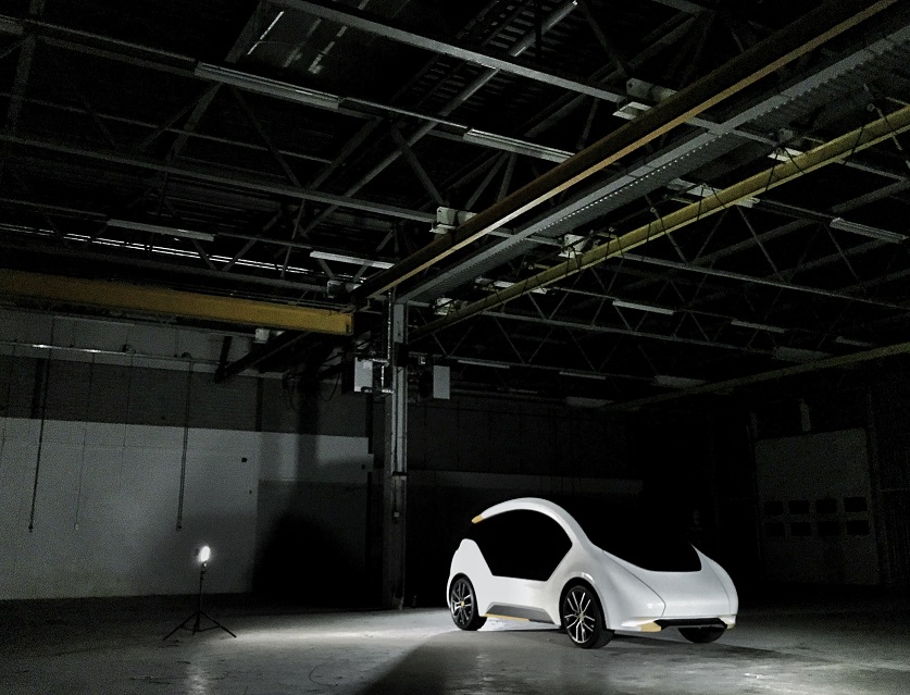 De Amber One is volgens de makers de ideale deelauto en is onderdeel van een ambitieus en uitgebreid autodeelproject. Er zijn echter een aantal kanttekeningen.
