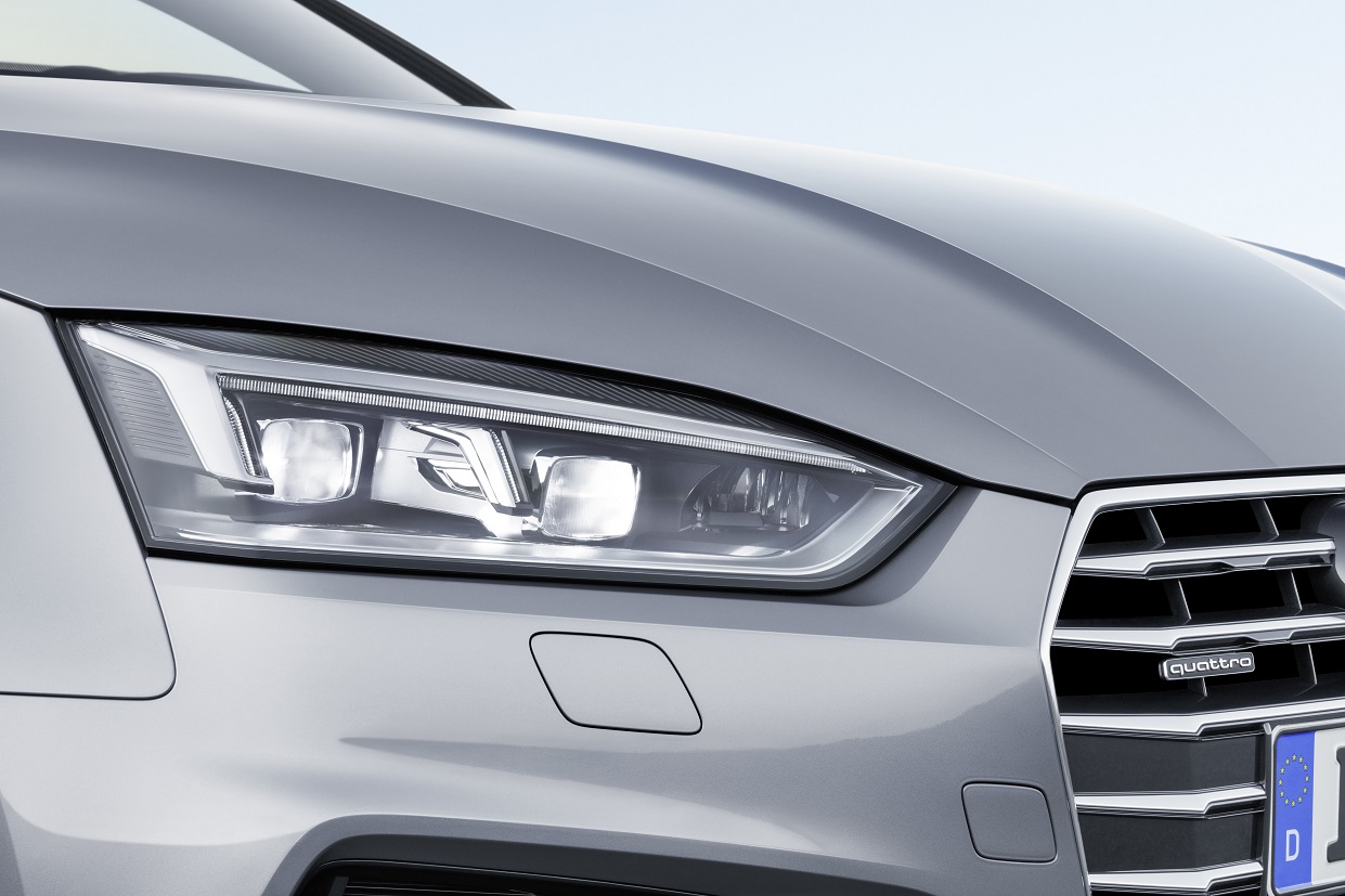 Na bijna tien jaar krijgt de A5 een tweede generatie. Volgens Audi-traditie presenteert de nieuweling zich als een evolutie van zijn voorganger. AutoVandaag zocht uit hoe de nieuwe coup? bevalt.