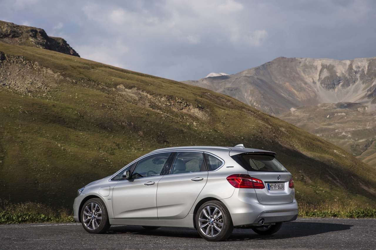 BMW introduceert de 225xe als plug-in hybride variant van de 2 Serie Active Tourer. De BMW F45 PHEV komt eind 2015 op de markt met 7% bijtelling.