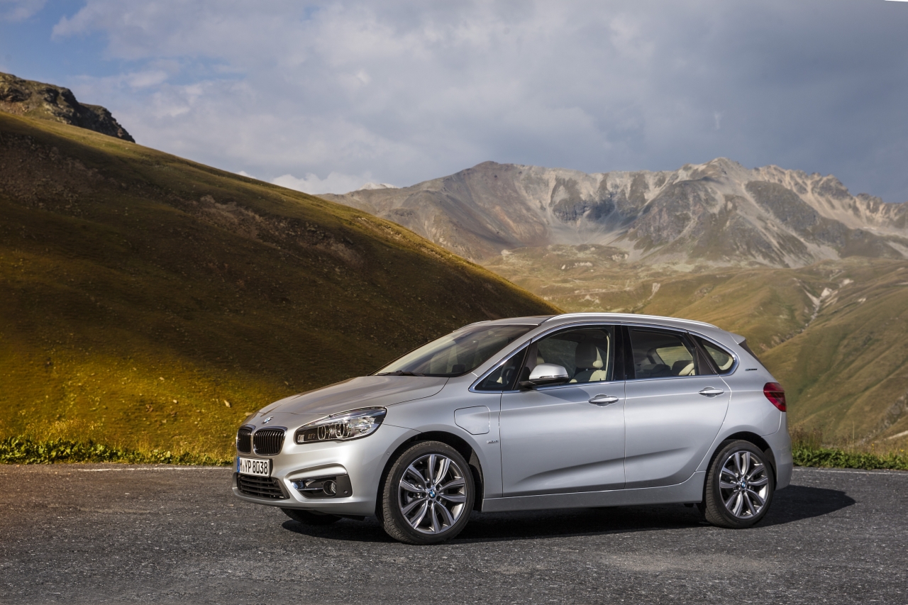 BMW introduceert de 225xe als plug-in hybride variant van de 2 Serie Active Tourer. De BMW F45 PHEV komt eind 2015 op de markt met 7% bijtelling.