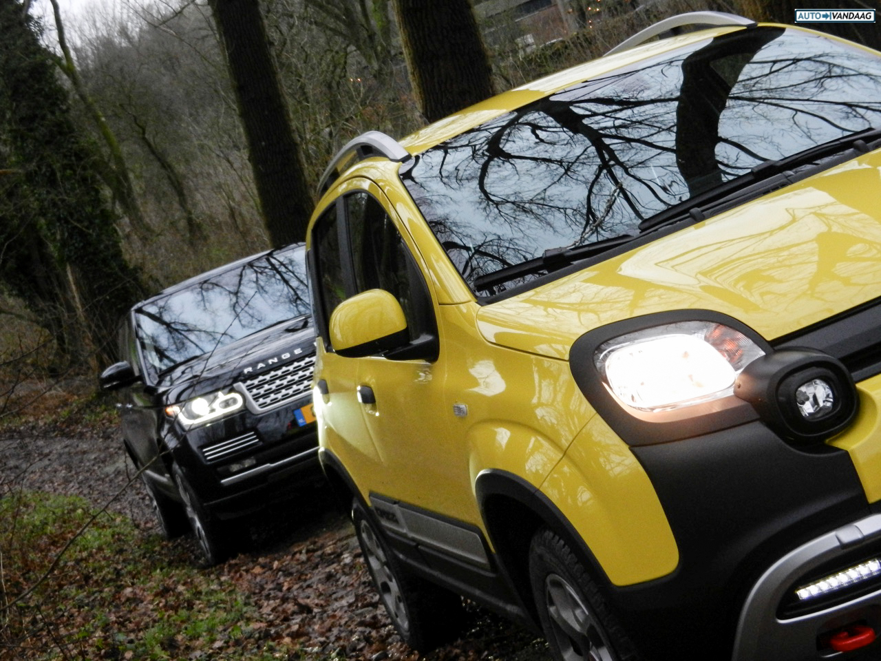 Autotest terreinrijden met een Fiat Panda Cross en een Range Rover LWB, twee uitersten in terreinvaardigheid.