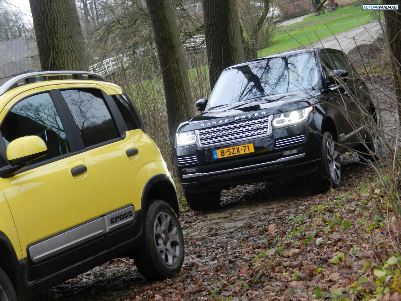 Autotest terreinrijden met een Fiat Panda Cross en een Range Rover LWB, twee uitersten in terreinvaardigheid.