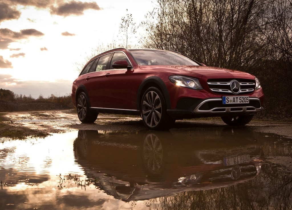 Mercedes-Benz levert vanaf de huidige generatie E-Klasse ook een off-road-uitvoering voor de E-Klasse Estate, de All-Terrain. Hoe dat bevalt zocht AutoVandaag uit met een rijtest.