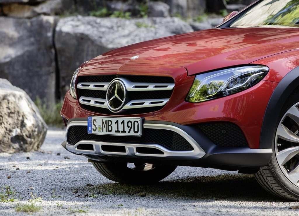 Mercedes-Benz levert vanaf de huidige generatie E-Klasse ook een off-road-uitvoering voor de E-Klasse Estate, de All-Terrain. Hoe dat bevalt zocht AutoVandaag uit met een rijtest.