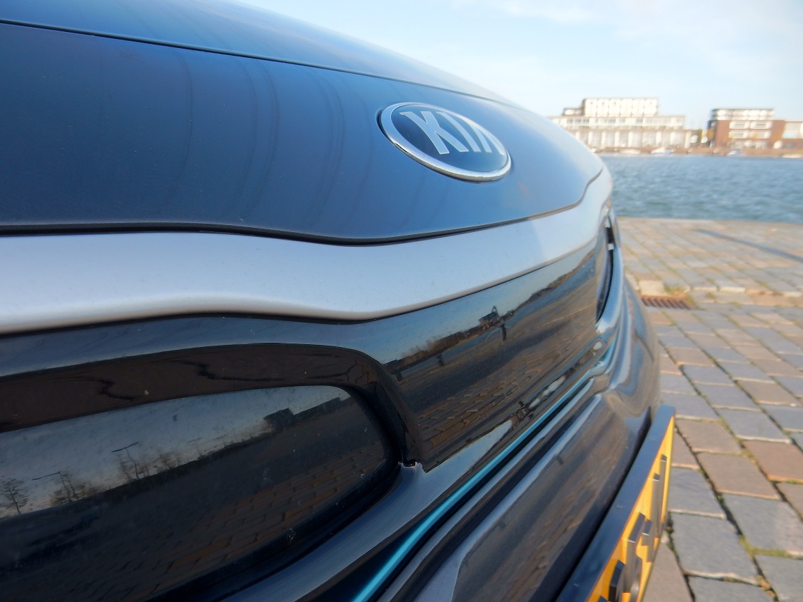 Kia heeft het Optima-aanbod uitgebreid met de PHEV. Zet die uitvoering de Optima beter neer op ze zakelijke markt? Met een rijtest zocht AutoVandaag dat uit.